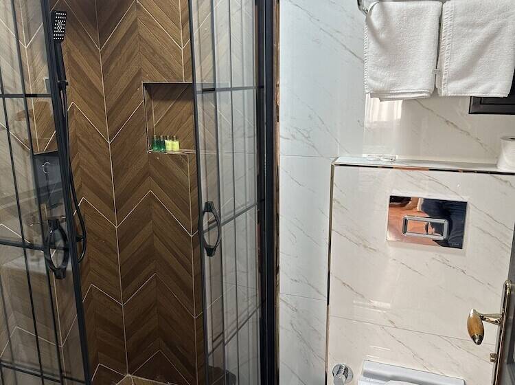 اتاق استاندارد, Blue Tuana Hotel Old City