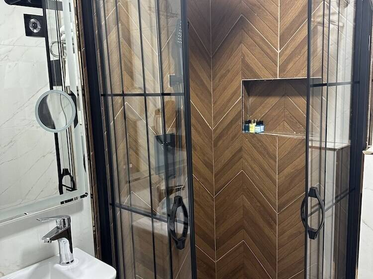 اتاق استاندارد, Blue Tuana Hotel Old City