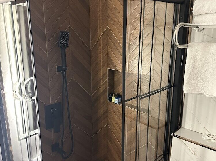 اتاق استاندارد, Blue Tuana Hotel Old City