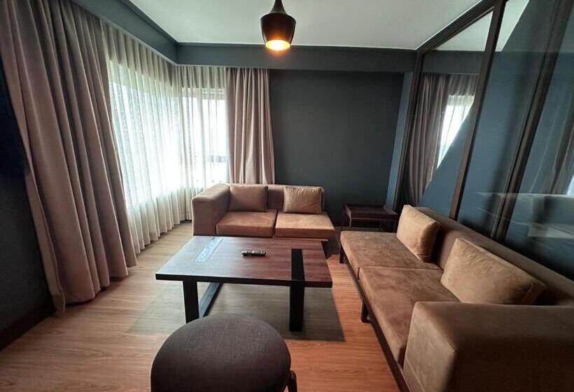 סוויטה עם ג'קוזי, Courtyard By Marriott Puerto Montt