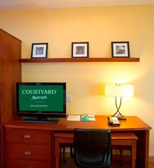 Standardzimmer Kingsize Bett, Courtyard By Marriott Paramaribo
