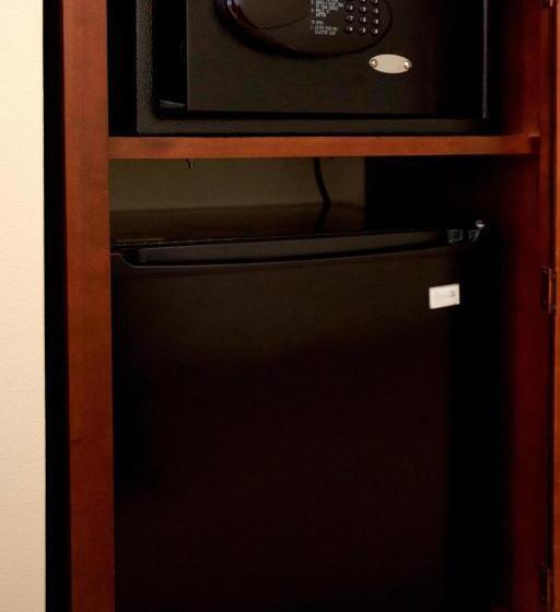 2 Schlafzimmer Suite, Courtyard By Marriott Paramaribo