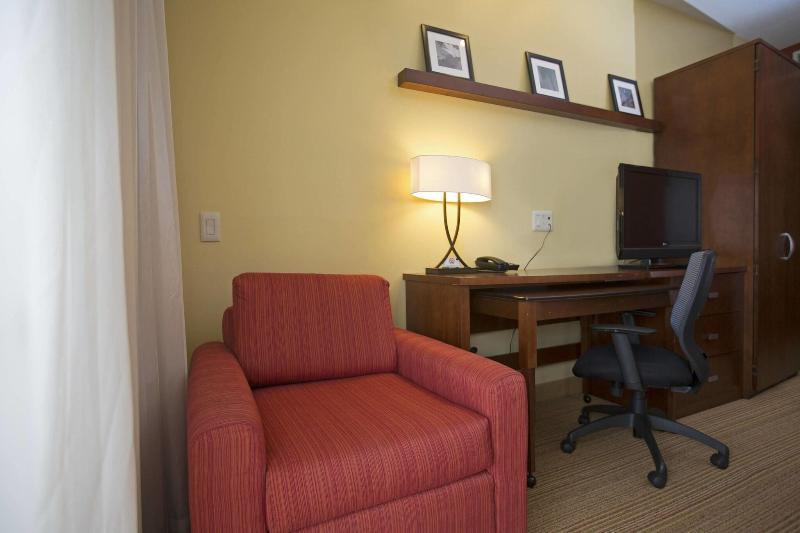 اتاق استاندارد با تخت بزرگ, Courtyard By Marriott Paramaribo