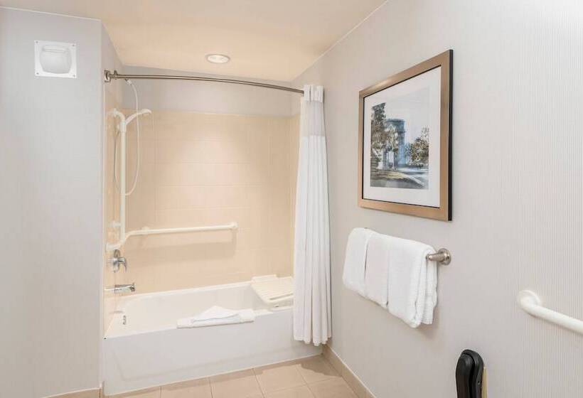 Номер Стандарт, Courtyard Philadelphia Valley Forge Collegeville