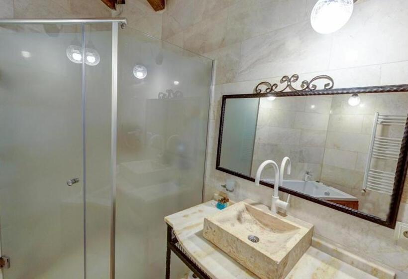 اتاق پرمیوم, Dervish Cave House & Restaurant