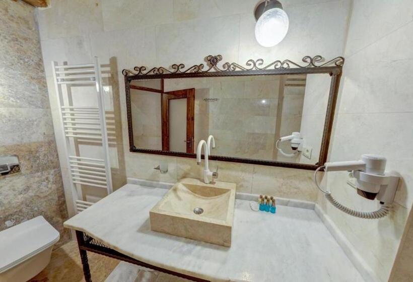 سوئیت پریمیوم, Dervish Cave House & Restaurant