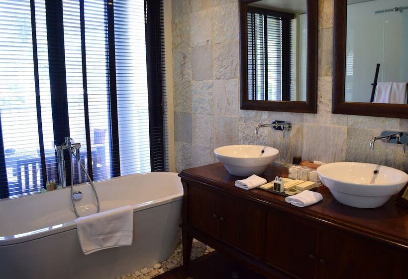 سوییت با چشمانداز دریا, Dhevatara Beach