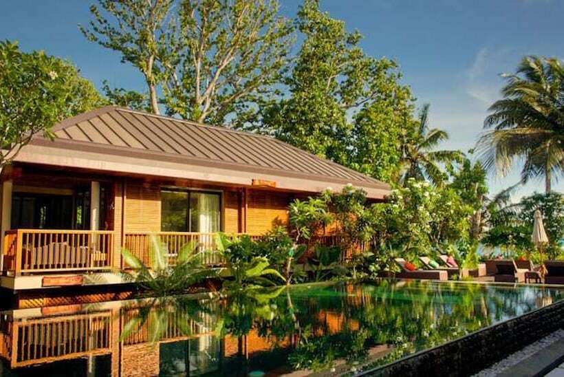 سوییت با چشمانداز استخر, Dhevatara Beach