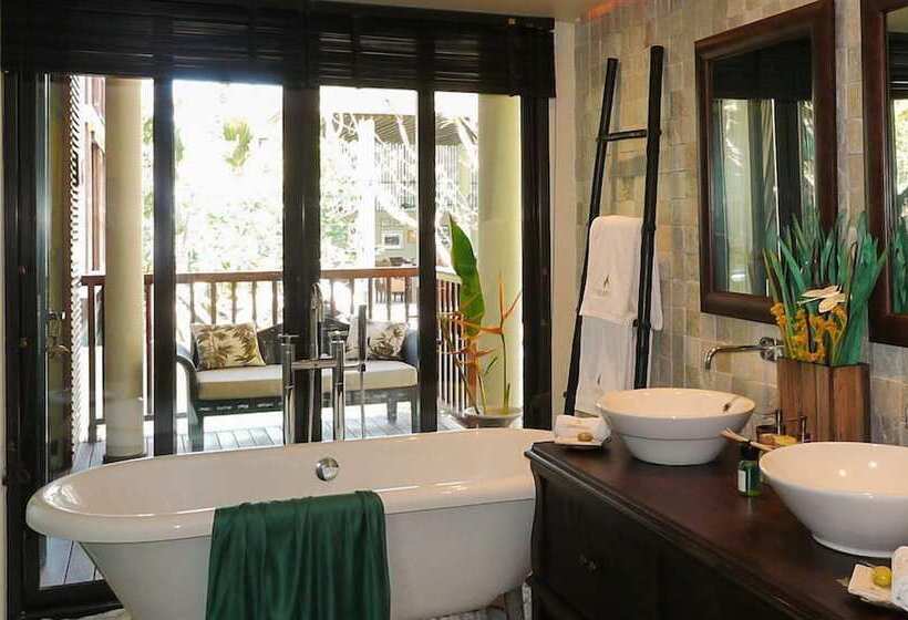 سوییت با چشمانداز دریا, Dhevatara Beach