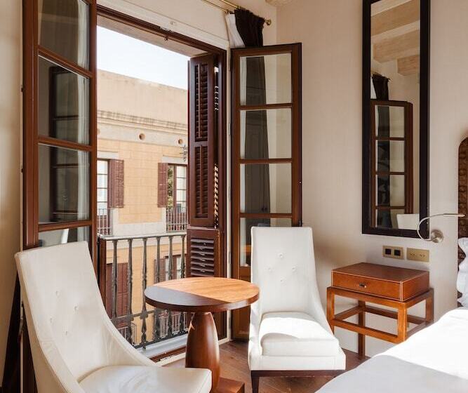 Номер Стандарт, Do Plaça Reial Powered By Sonder