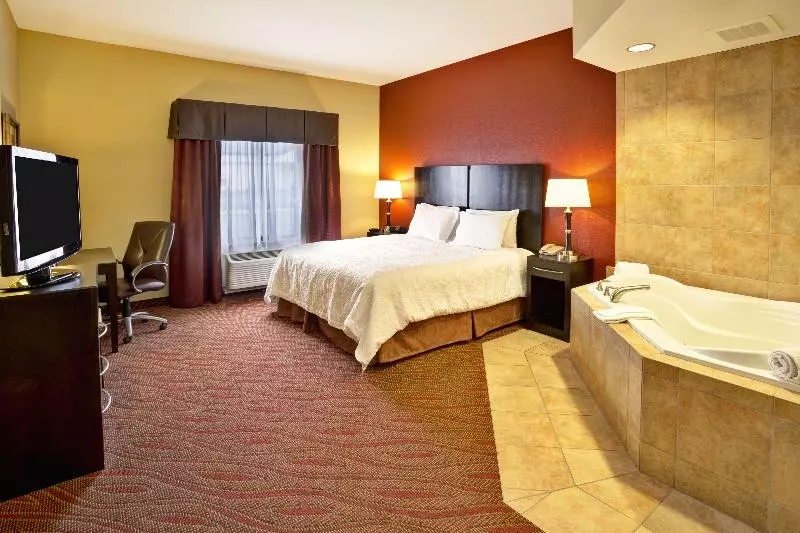 キングサイズベッドのスタンダードルーム, Hampton Inn Ft. Wayne/dupont Road