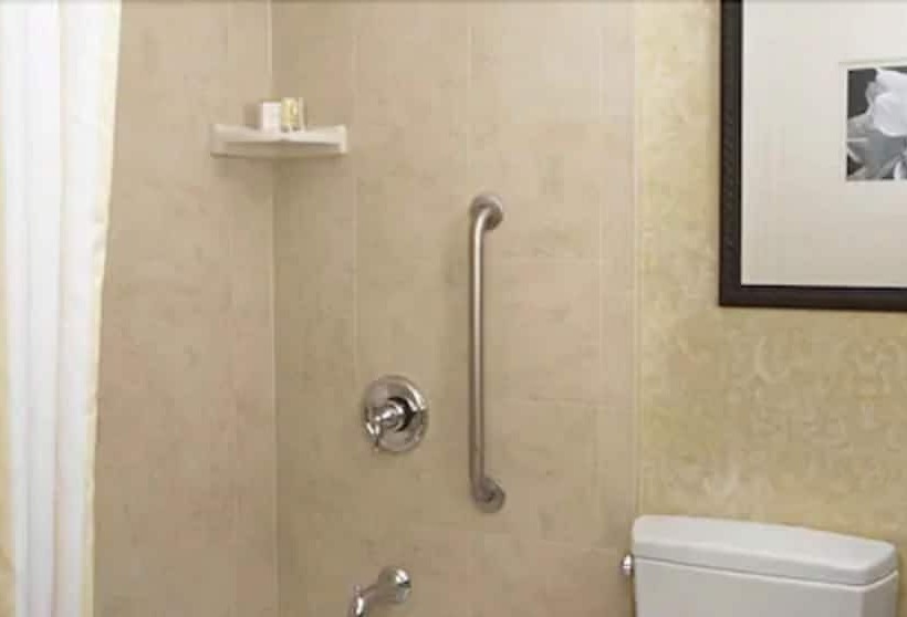 غرفة قياسية سرير كينج لذوى الإحتياجات الخاصة, Hilton Garden Inn Denton