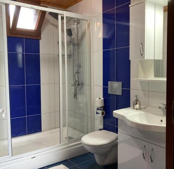 اتاق راحتی سه تخته, Kutle