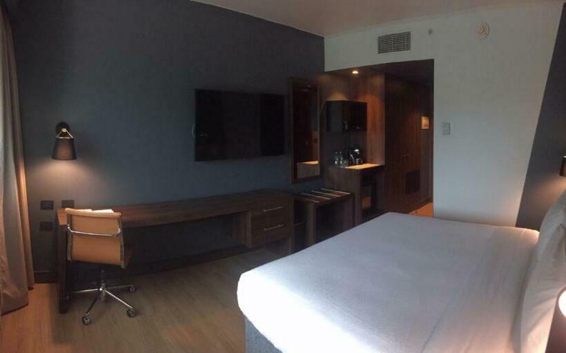 חדר סטנדרט עם מיטת קינג, Courtyard By Marriott Puerto Montt