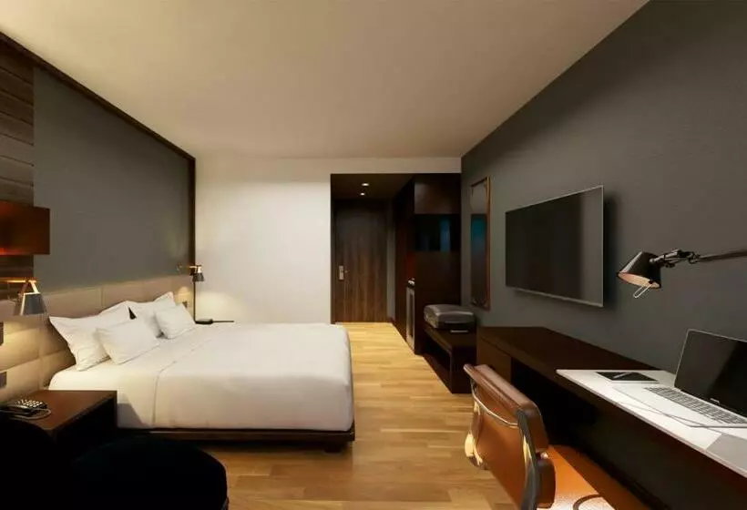 اتاق استاندارد با تخت بزرگ, Courtyard By Marriott Puerto Montt