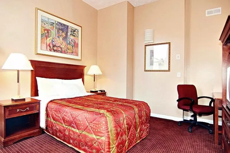 スイート, Midtown Inn