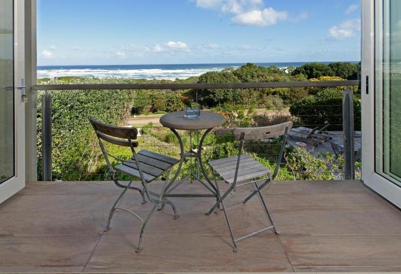 ジュニアスイート, Mosselberg On Grotto Beach