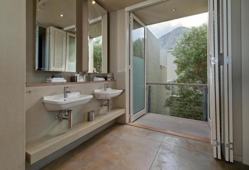 ジュニアスイート, Mosselberg On Grotto Beach