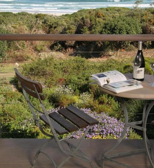 ジュニアスイート, Mosselberg On Grotto Beach