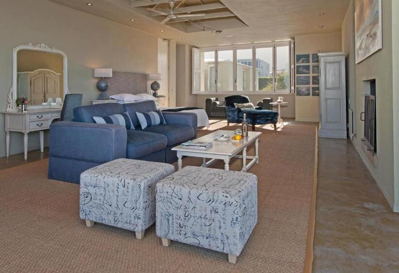 スイート, Mosselberg On Grotto Beach