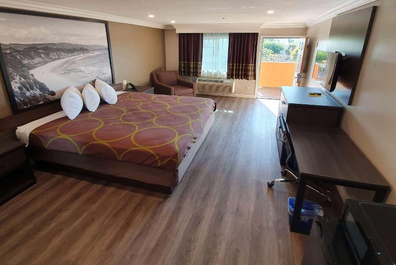 キングサイズベッドのスタンダードルーム, Super 8 By Wyndham Cypress Buena Park Area