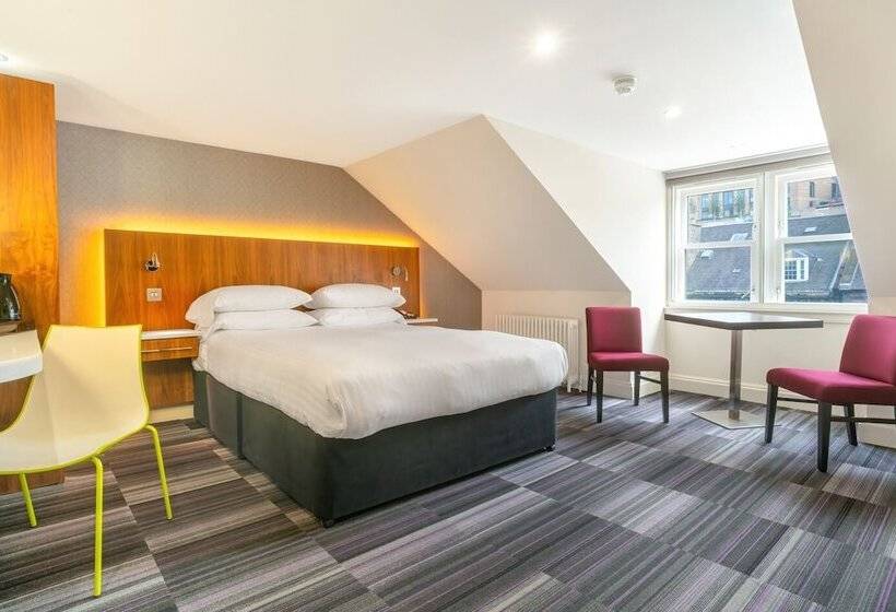 חדר סטנדרט, The Place