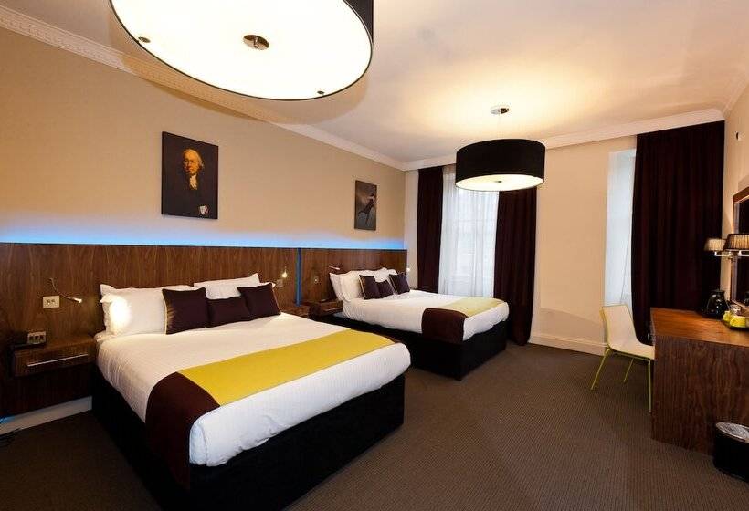 חדר סופריור, The Place