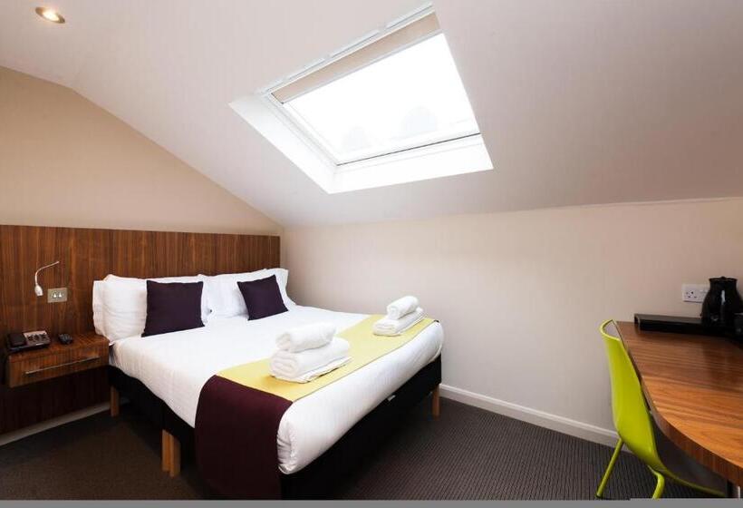 חדר סטנדרט, The Place