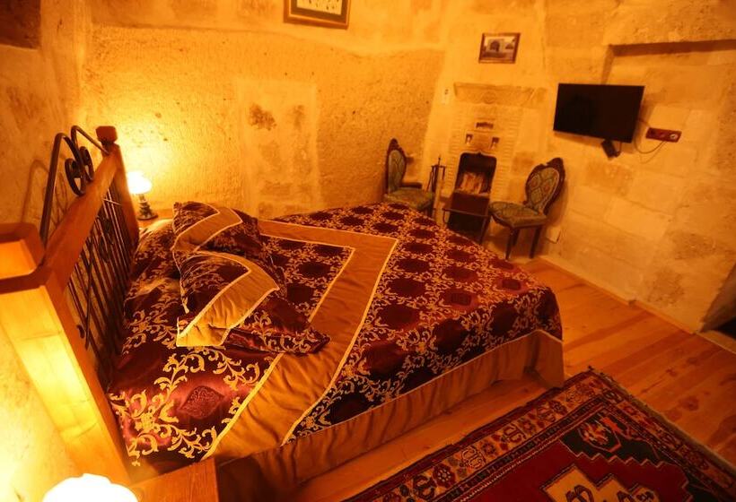 Номер Стандарт, Traveller S Cave