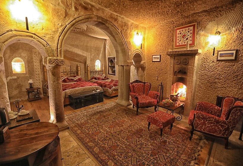 디럭스 트리플 룸, Traveller S Cave