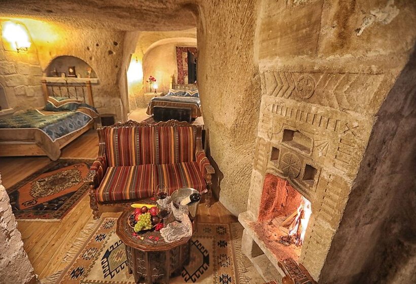 디럭스 트리플 룸, Traveller S Cave