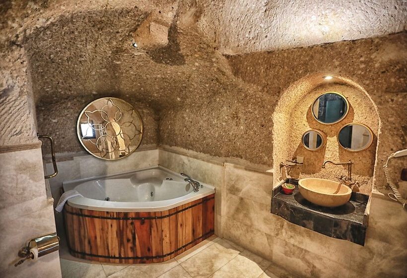 디럭스 룸, Traveller S Cave