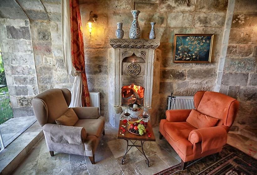 디럭스 스위트, Traveller S Cave