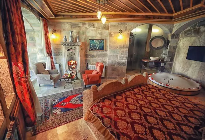Deluxe-sviitti, Traveller S Cave