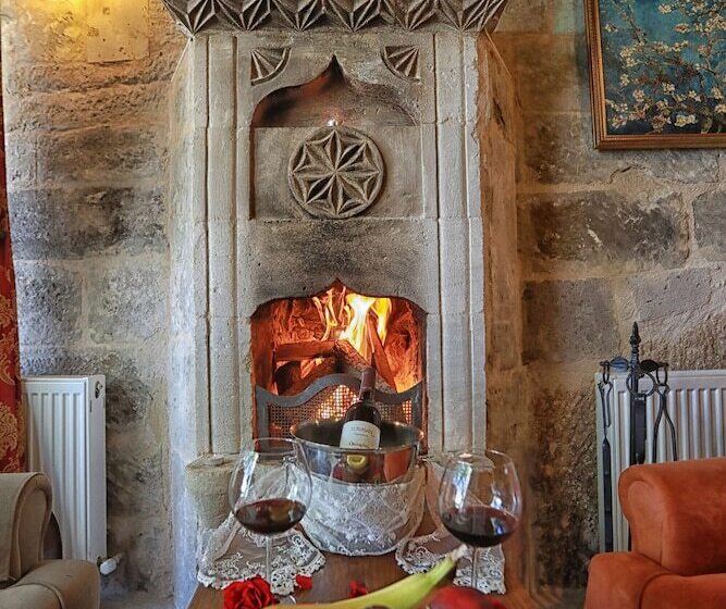 디럭스 스위트, Traveller S Cave