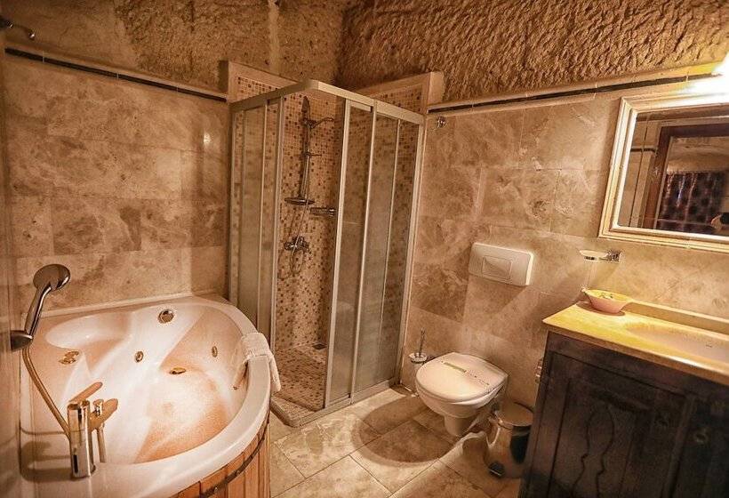 Стандартный Номер Нижний Этаж, Traveller S Cave