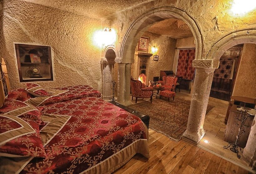 디럭스 트리플 룸, Traveller S Cave