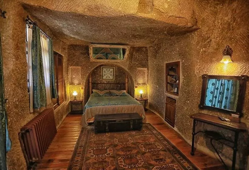 Juniorsviitti, Traveller S Cave