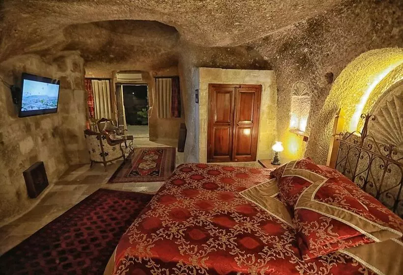 Juniorsviitti, Traveller S Cave