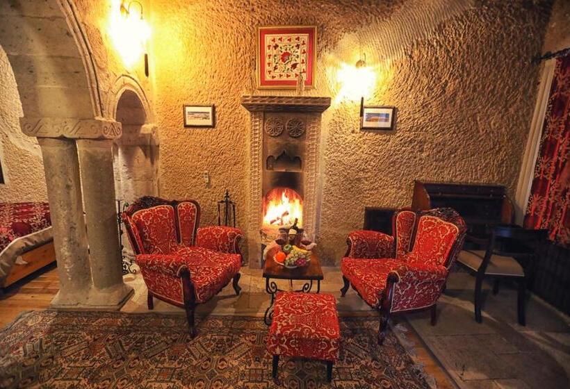 디럭스 트리플 룸, Traveller S Cave