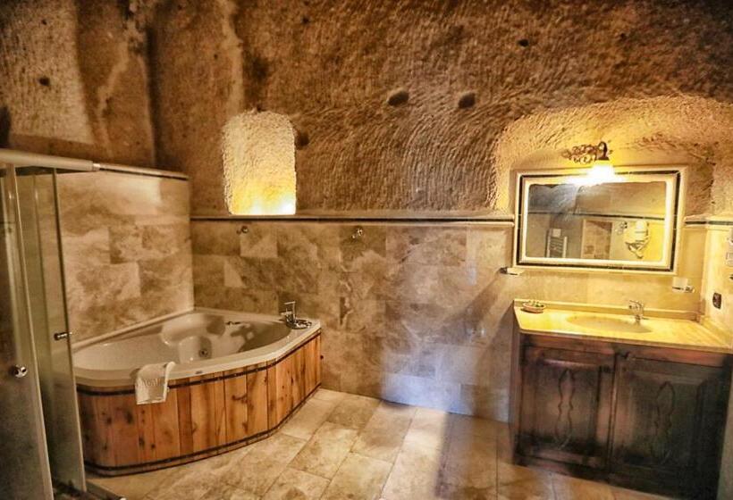 Стандартный Номер Нижний Этаж, Traveller S Cave