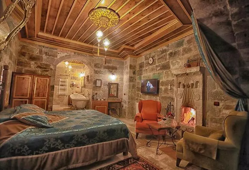 Sviitti, Traveller S Cave