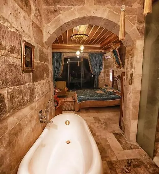 Sviitti, Traveller S Cave