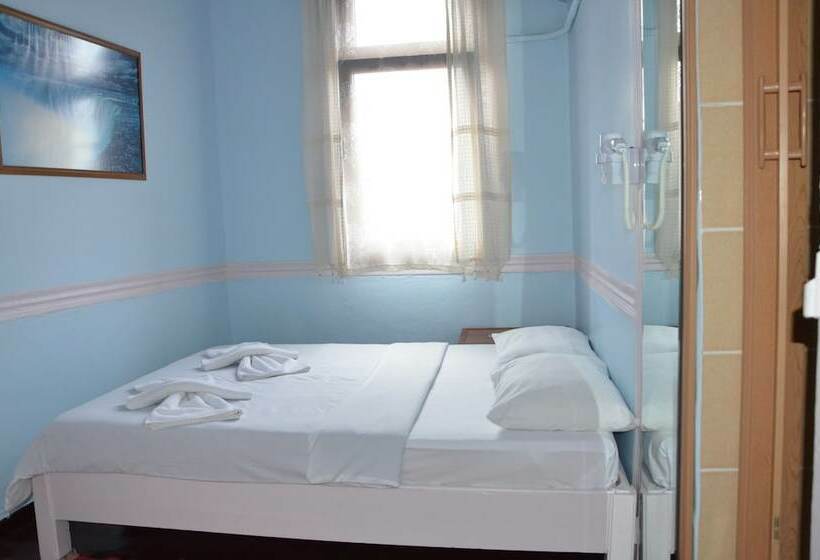 スタンダードトリプルルーム, Antikhan