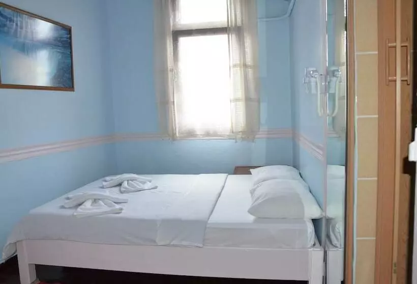 Standard Kolmen Hengen Huone, Antikhan