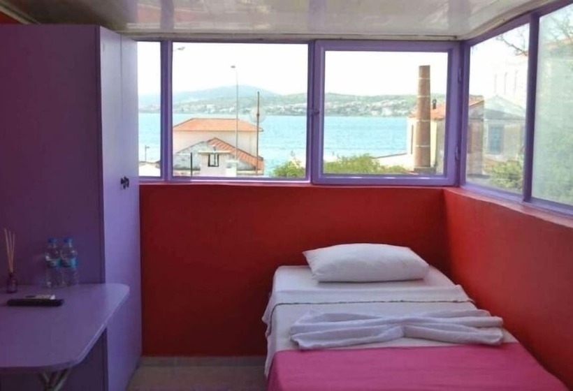 スタンダードトリプルルーム, Antikhan