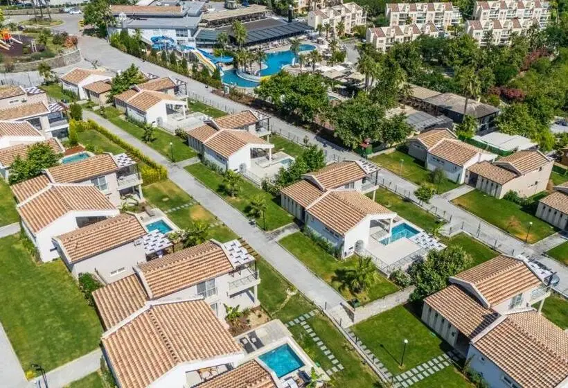 デラックスルーム, Unique Residence Hotel Golf and Spa