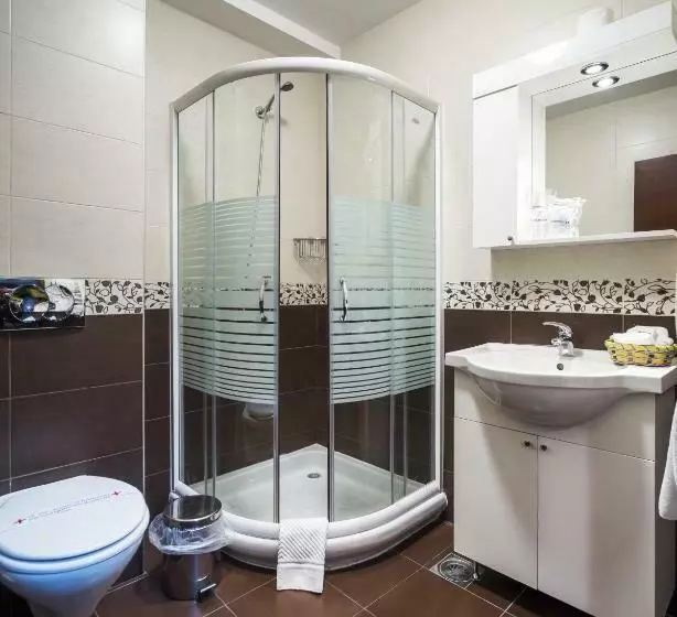 اتاق لوکس خانوادگی, Garni Hotel Semlin B&b