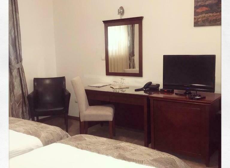 اتاق لوکس خانوادگی, Garni Hotel Semlin B&b