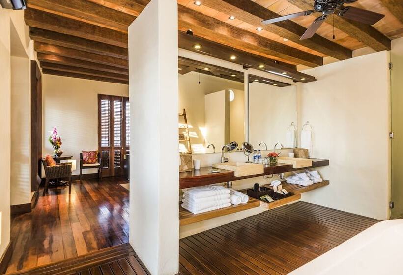 小型套房, Ananda Hotel Boutique